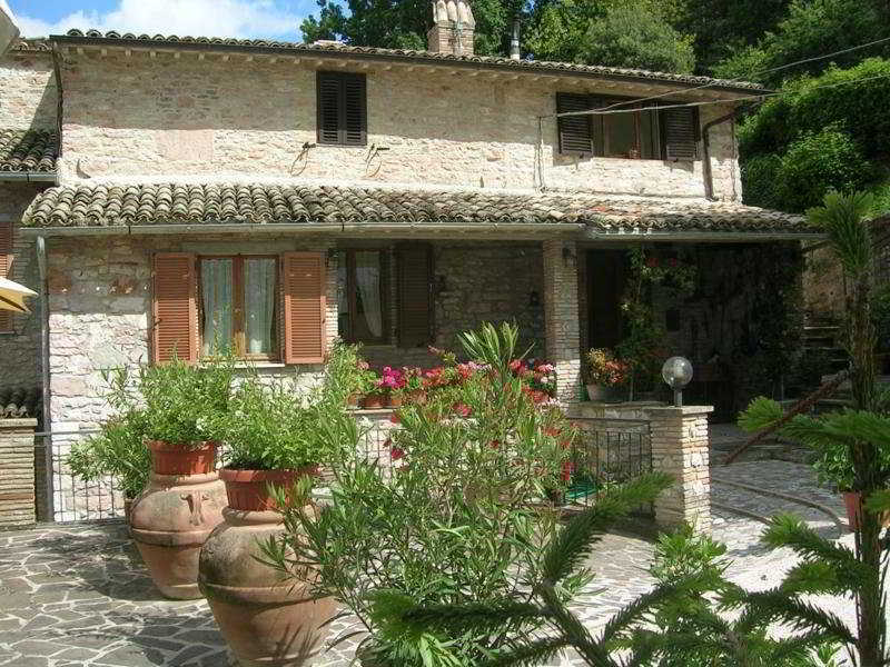 La Terrazza Del Subasio Bed & Breakfast 2*
